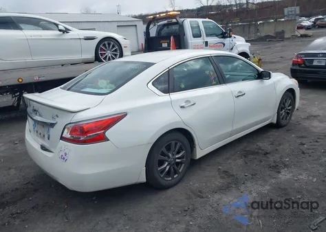 2015 Nissan Altima 2.5 S z USA, uszkodzony, nr VIN 1N4AL3AP2FC249664